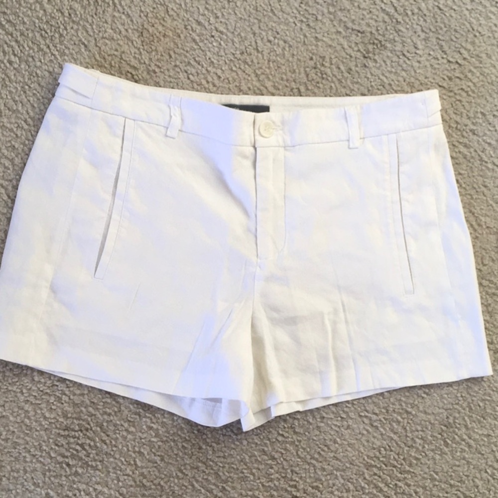 Vince White Women’s Bermuda Shorts